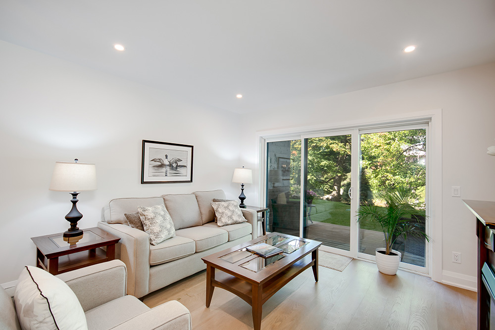 River’s Edge Bracebridge condo bedroom with neutral tones and natural light